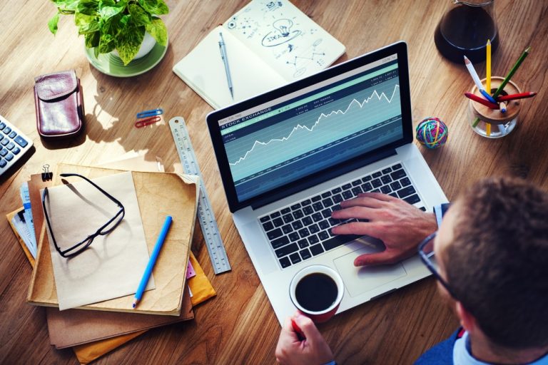 Como captar clientes com mídia paga em assessoria de imprensa-min